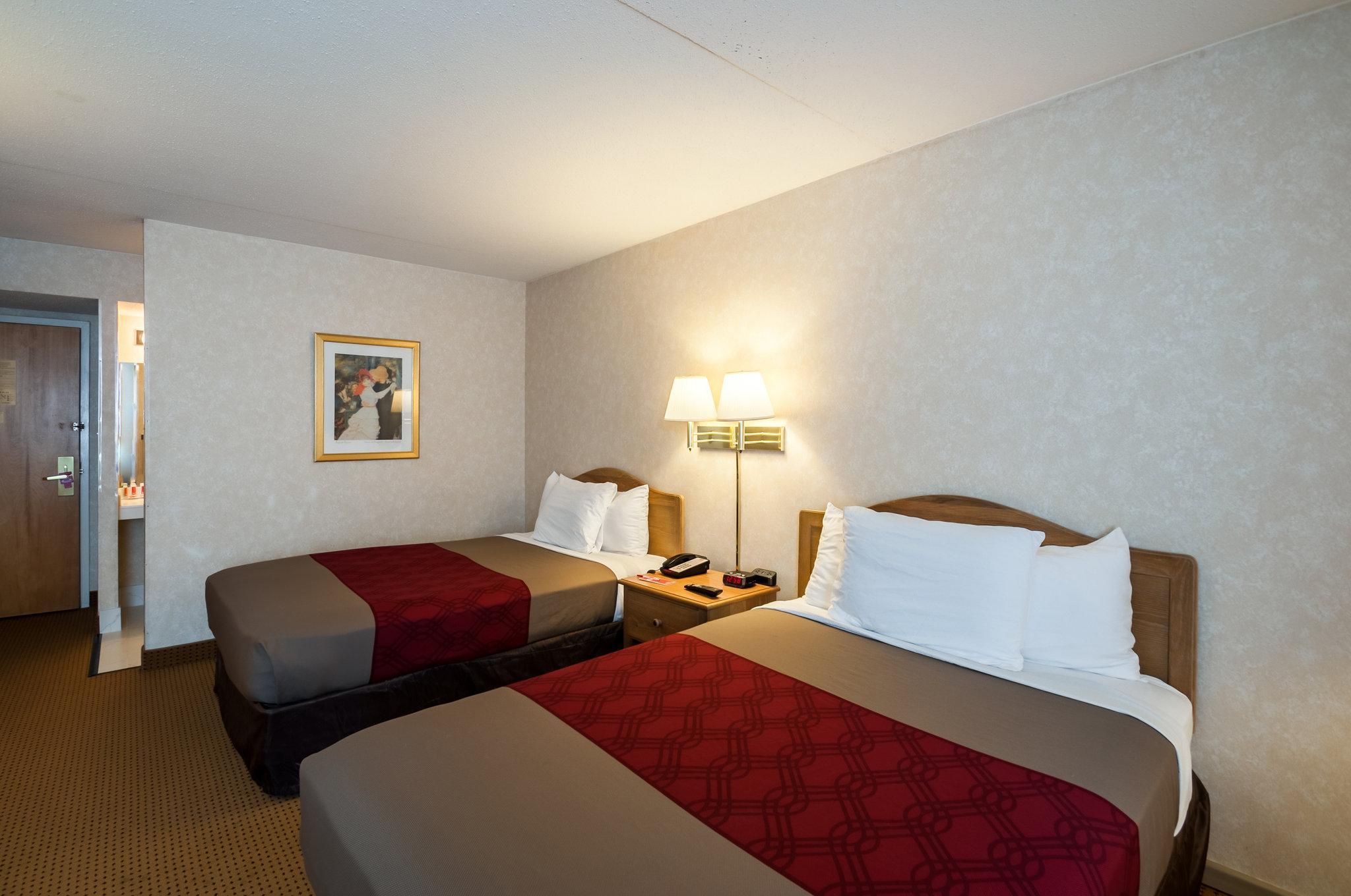 Econo Lodge Metro Arlington Exterior photo