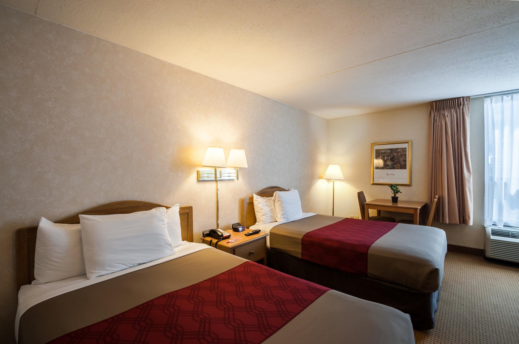 Econo Lodge Metro Arlington Exterior photo