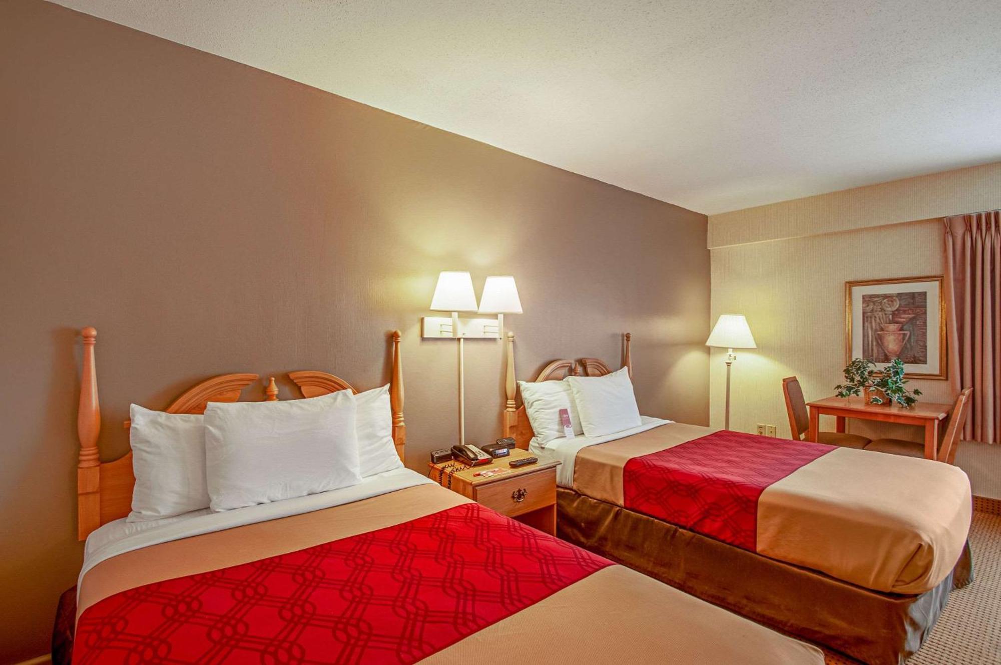 Econo Lodge Metro Arlington Exterior photo