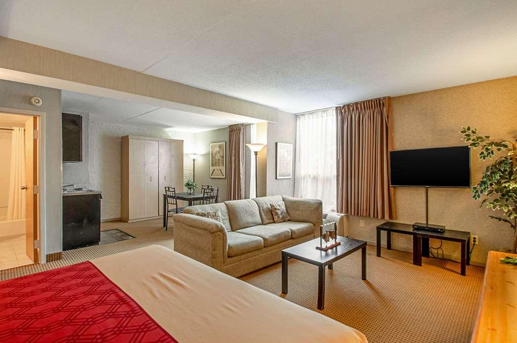 Econo Lodge Metro Arlington Room photo