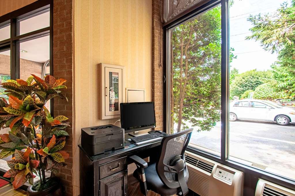 Econo Lodge Metro Arlington Facilities photo