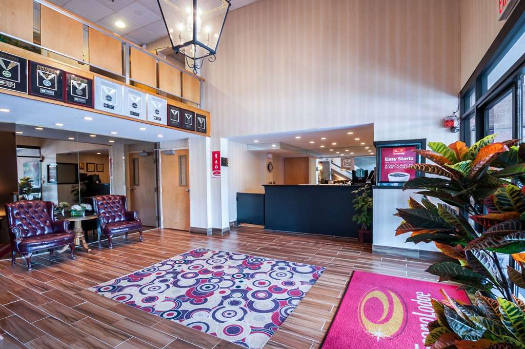 Econo Lodge Metro Arlington Interior photo
